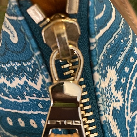🌟🌟Etro Paisley Crossbody. - Picture 9 of 14